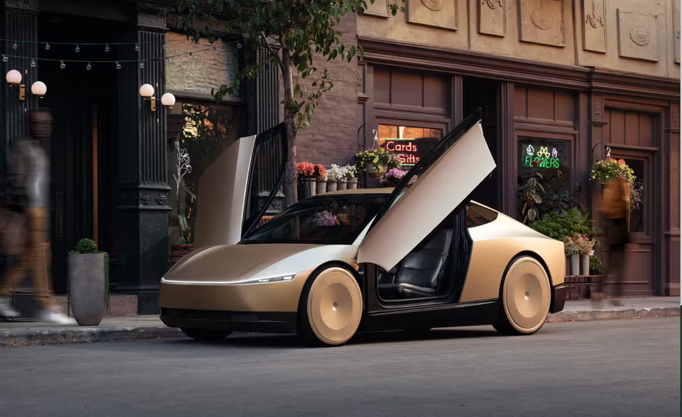 Robotaxi tesla in gold and in the streets